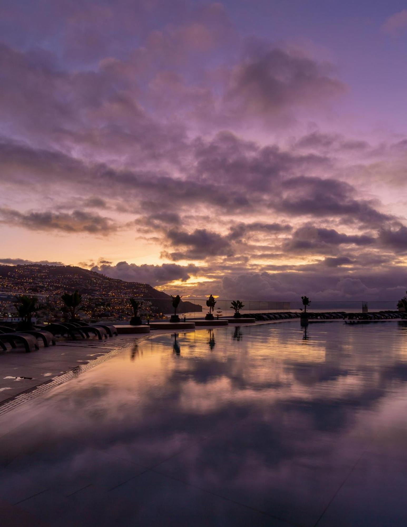 Отель The Views Baia - Adults Only Фуншал Экстерьер фото