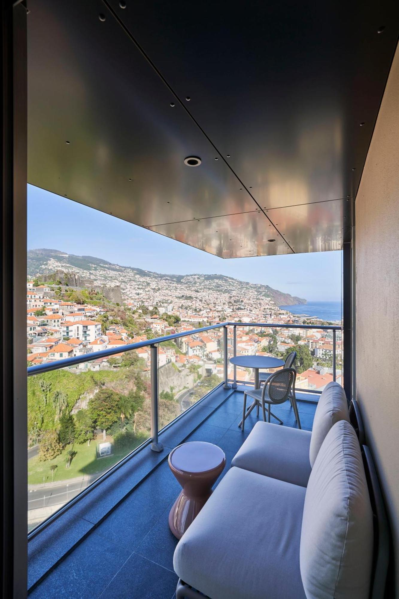 Отель The Views Baia - Adults Only Фуншал Экстерьер фото